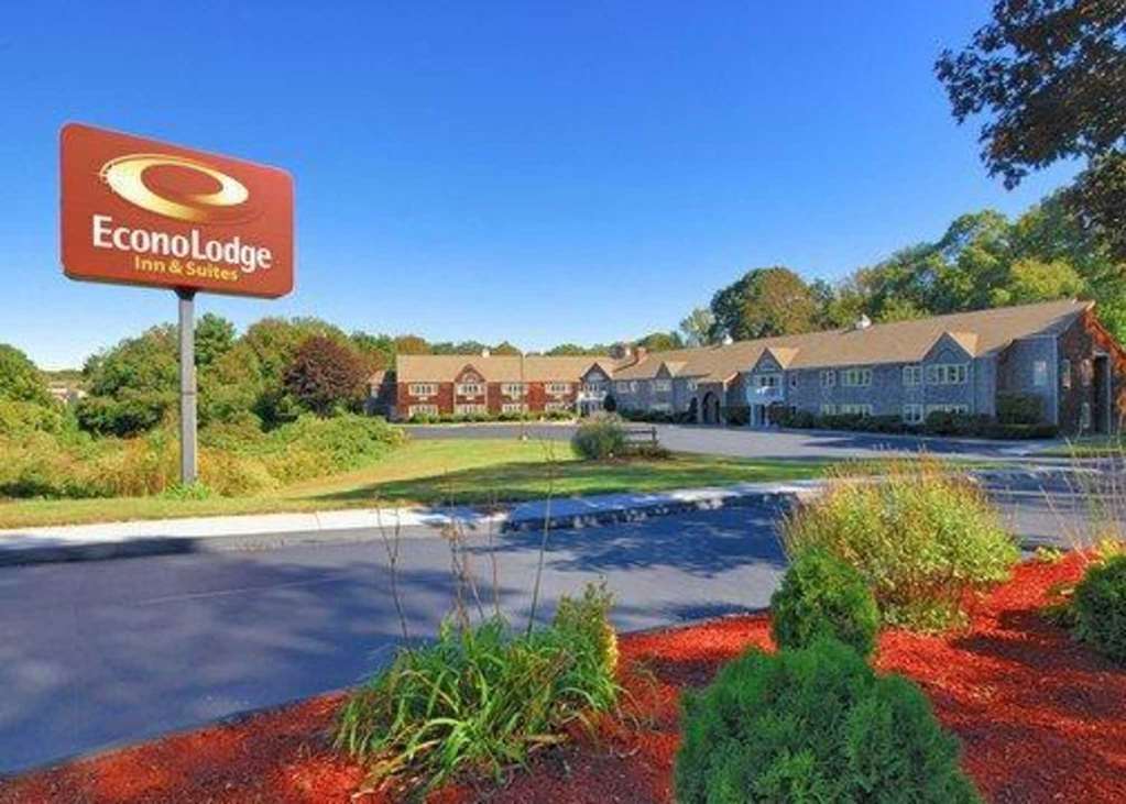 Econo Lodge Inn & Suites Groton Exteriör bild